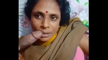 Cheating Tamil milf aunty sucking