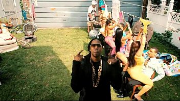 2 Chainz - Birthday Song (Explicit) ft. Kanye West - YouTube